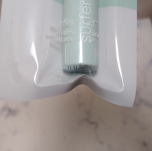 Tarte Sea Surfer Curl Volumizing Mascara Black 3ml 0.1oz Mini Size - Picture 3 of 4